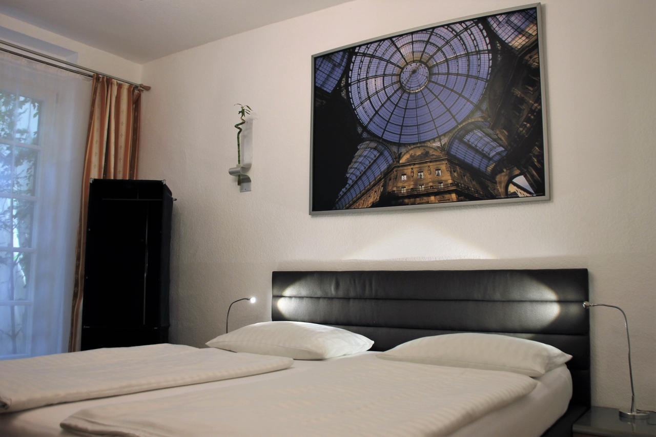 Altstadthotel Hayk Am Rhein Cologne Exterior photo